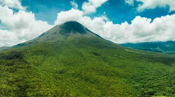 incroyable vue de magnifique arénal volcan dans costa rica photo