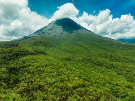 incroyable vue de magnifique arénal volcan dans costa rica photo