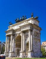 Arc de triomphe au parc Sempione à Milan Italie photo