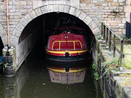 barge dans le tunnel photo