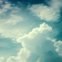 bleu ciel avec nuage dans ensoleillement journée photo