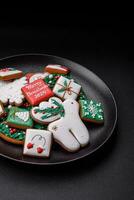 délicieux Frais coloré Noël ou Nouveau année pain d'épice biscuits photo