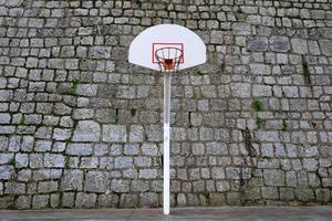 ancien terrain de basket de rue photo