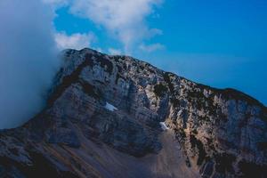 nuages et montagnes photo