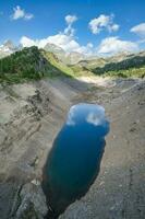 Lac frégabolgie dans le plus haut brembana vallée Italie photo