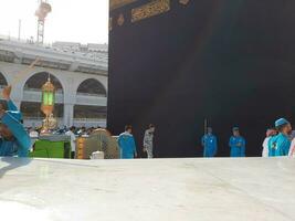 Mecque, saoudien Saoudite, mai 2023 - une magnifique vue de nettoyage je les déteste pendant jour près le kaaba dans le Cour de masjid al-haram, Mecque. photo