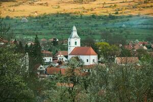 rimetea est une petit village situé dans Transylvanie, Roumanie. il est situé dans le apuseni montagnes et est connu pour ses pittoresque réglage et bien conservé hongrois architectural style. photo