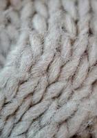 tissu fait main en laine blanche photo