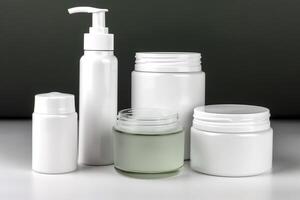 cosmétique conteneurs, Vide étiquette paquet pour l'image de marque maquette. hydratant crème, liquide savon ou shampooing, Tonique, visage et corps peau se soucier. Naturel vert biologique beauté produit, ai génératif photo