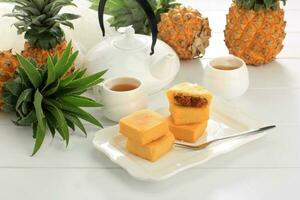 ananas gâteau Tarte Pâtisserie, taiwanais célèbre sucré délicieux dessert nourriture avec thé photo