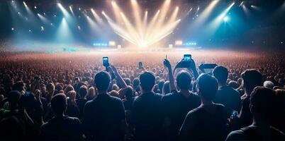 une foule de gens à une vivre événement, concert ou fête en portant mains et les smartphones en haut. ai généré photo