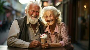 sucré Sénior couple en mangeant la glace crème ai généré photo