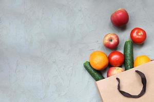 sac en papier légumes et fruits
