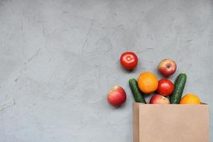 sac en papier légumes et fruits