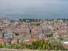 le ville de Naples dans Italie photo