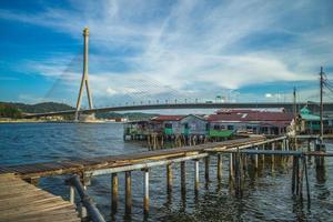 pont sungai kebun et kampong ayer à brunei photo