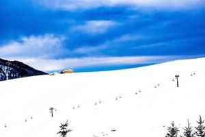 ciel bleu et neige photo