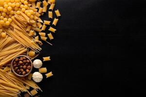 nourriture en bonne santé Contexte ingrédient non cuit brut italien spaghetti repas Pâtes macaroni. génératif ai. photo