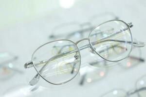 monocle dans optique boutique, des lunettes progressive lentille photo