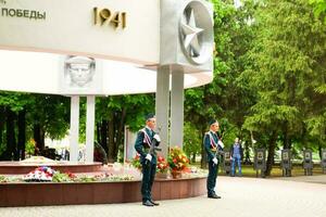 garde de fête devoir près le monument à le soldats de le libérateurs. photo