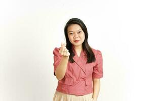 montrant le doigt d'amour coréen d'une belle femme asiatique isolée sur fond blanc photo