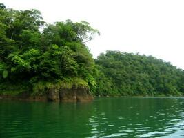 balinsasayao double des lacs Naturel parc dans nègres Oriental philippines photo