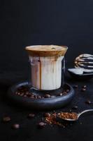 café dalgona, un café fouetté crémeux et moelleux à la mode.
