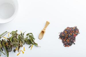 herbes de thé aromatiques asiatiques bienfaits mentaux et pour la santé photo