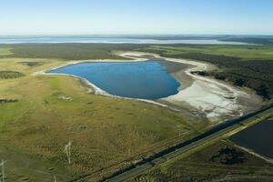 historique restes de vieux sel exploitation, salines grande, la pampa, Argentine. photo