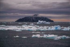 sauvage congelé paysage, Antarctique photo