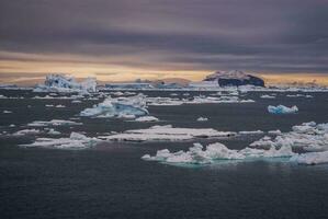 sauvage congelé paysage, Antarctique photo