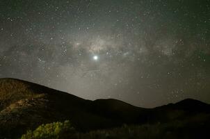 Lihue calel nationale parc, nuit paysage, la pampa, Argentine photo