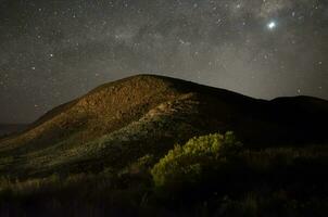 Lihue calel nationale parc, nuit paysage, la pampa, Argentine photo