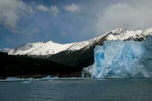 périto plus non glacier, los glaciaires nationale parc, Père Noël cruz province, patagonie Argentine. photo