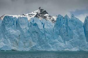 périto plus non glacier, los glaciaires nationale parc, Père Noël cruz province, patagonie Argentine. photo