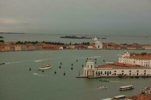 Venise, une enchantant ville dans Italie, plein de histoire et médiéval architecture. photo