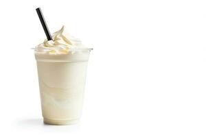 vanille Milk-shake dans Plastique à emporter tasse isolé sur blanc Contexte avec copie espace. ai généré photo