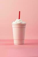 fraise Milk-shake dans Plastique à emporter tasse isolé sur rose Contexte. ai généré photo