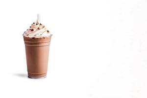 Chocolat Milk-shake dans Plastique à emporter tasse isolé sur blanc Contexte avec copie espace. ai généré photo