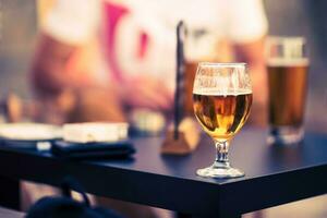 verre de Bière sur une table photo