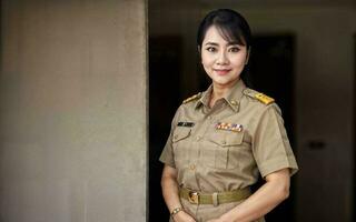 photo de milieu vieilli asiatique femme dans thaïlandais prof uniforme, génératif ai