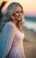 photo de blanc milieu vieilli vieux Dame américain femme dans robe à le le sable plage, génératif ai