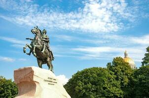 St. petersburg, russie - 16 août 2022 cavalier de bronze monument photo