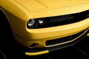 Jaune moderne muscle voiture - proche en haut photo