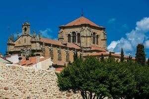 restes de le historique Salamanque vieux ville des murs dans une magnifique de bonne heure printemps journée photo