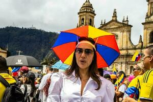 Bogota, Colombie, juin 2023, paisible manifestation marches contre le gouvernement de gustave petro appelé la marcha de la mairie photo