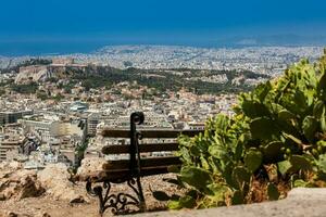 le ville de Athènes vu de le monter lycabette une crétacé calcaire colline photo