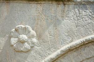 détail de le sculptures à le ancien ruines sur le romain agora situé à le Nord de le acropole dans Athènes photo