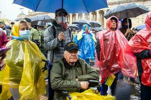 Bogota, Colombie, 19 juillet 2023. paisible manifestation de le membres de le actif réserve de le militaire et police les forces dans Bogota Colombie contre le gouvernement de gustave petro photo