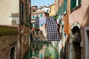 le pittoresque canaux de le magnifique Venise ville photo